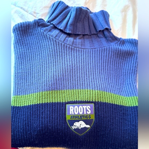 🍁 Vintage Warm and Cozy ROOTS Sweater- Size Ladies Large 🍁 - Picture 1 of 16
